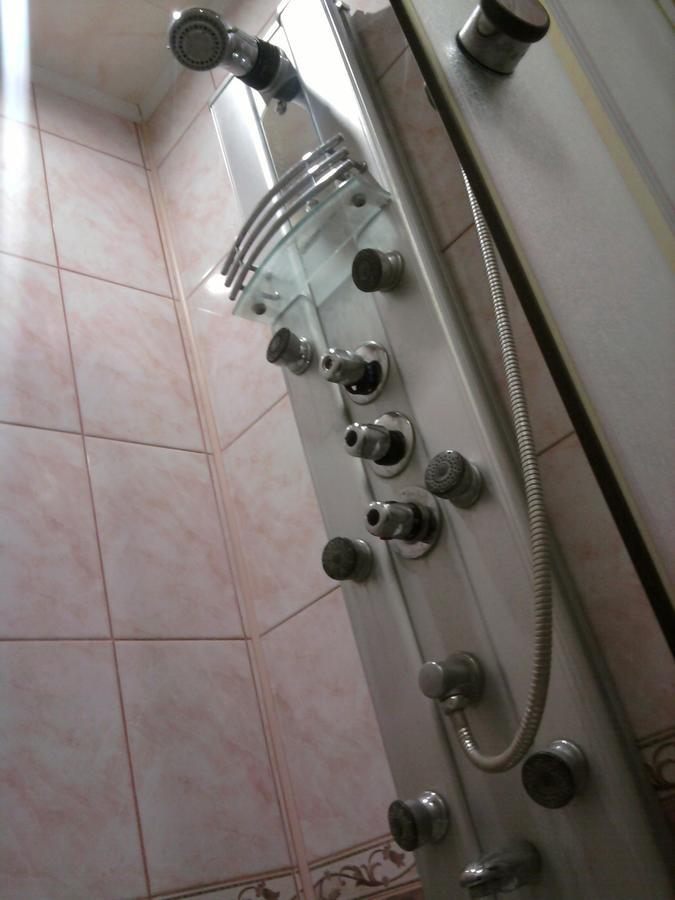 House Hotel Apartments 3 Rivne Kültér fotó
